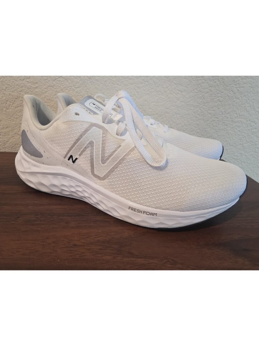 New Balance Fresh Foam Arishi v4 White Gray Running Shoes MARISLW4 Mens Size 10
